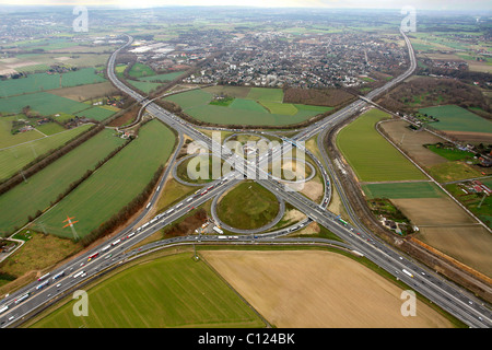 Photo aérienne, Kamen cross, sortie A1 A2, Kamen, Ruhr, Nordrhein-Westfalen, Germany, Europe Banque D'Images