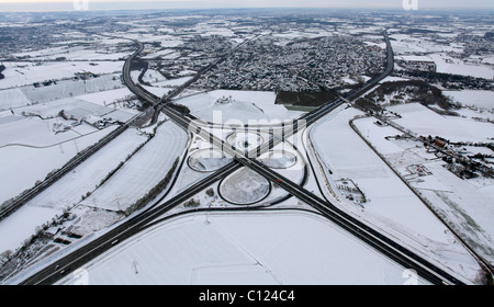 Photo aérienne, Kamen cross, sortie A1 A2, Kamen, Ruhr, Nordrhein-Westfalen, Germany, Europe Banque D'Images