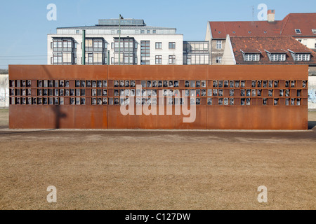 De la fenêtre du souvenir, Mémorial du Mur de Berlin d'un centre d'accueil, Berlin, Allemagne Banque D'Images