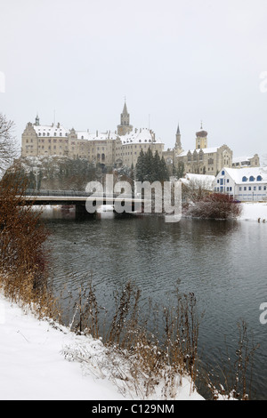 Schloss château de Sigmaringen en hiver, Sigmaringen, Bade-Wurtemberg, Allemagne, Europe Banque D'Images