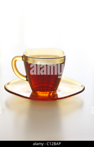 Tasse de thé dans le verre Banque D'Images