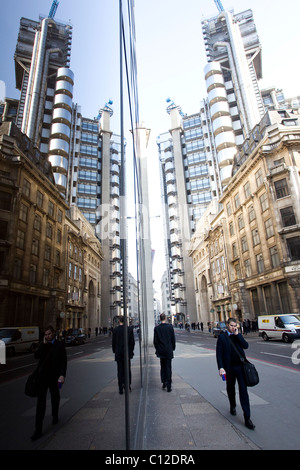 Reflet de la Lloyd's Building sur Leadenhall Street Building Ville de Londres. Photo:Jeff Gilbert Banque D'Images