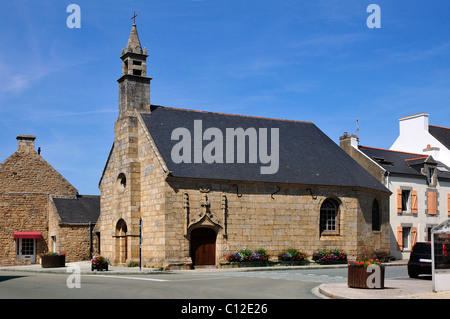 Vieille église en pierre de Erdeven dans le morbihan en Bretagne dans le nord-ouest de la France Banque D'Images