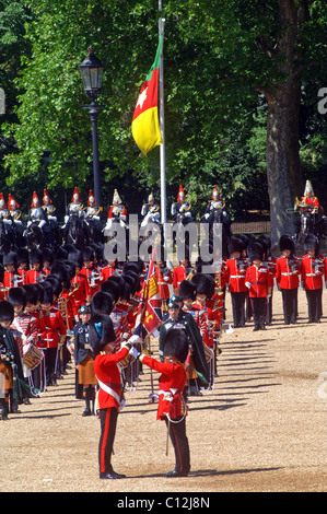 Parade la couleur à Horse Guards Londres par la division des ménages Banque D'Images