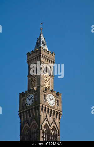 Tour de l'horloge de l'hôtel de ville de Bradford, West Yorkshire, Angleterre Banque D'Images