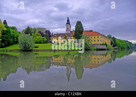 Château et monastère Vornbach sur la rivière Inn, Autriche Banque D'Images