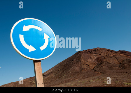 Rond-point road sign Lanzarote Banque D'Images