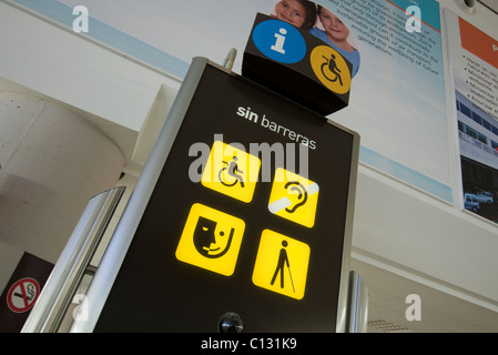 Point information signer l'aéroport de Lanzarote Banque D'Images