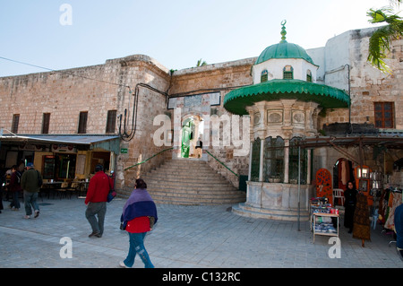 Israël, Acre, l'entrée à l'Ahmed Al Jazzar mosquée dans la vieille ville d'acre Banque D'Images