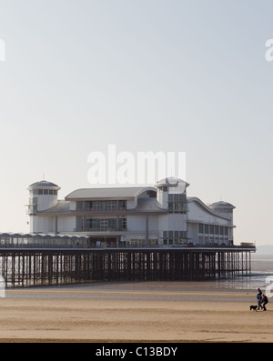 Récemment ouvert, le Weston Super Mare Grand Pier, qui a été reconstruit après un incendie a détruit l'ancienne jetée en 2009 Banque D'Images