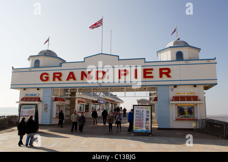 Récemment ouvert, le Weston Super Mare Grand Pier, qui a été reconstruit après un incendie a détruit l'ancienne jetée en 2009 Banque D'Images