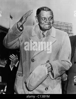 Yankees de New York. Le voltigeur des retraités Babe Ruth, visiter Yankee Stadium, New York City, New York, avril 1947 Banque D'Images