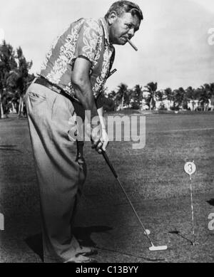 Yankees de New York. Le voltigeur des retraités Babe Ruth en jouant au golf, vers la fin des années 40 Banque D'Images