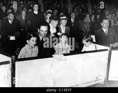 Ministre du Reich pour l'information du public et de la propagande Joseph Goebbels, avec sa femme, Magda Goebbels, et leurs enfants, à partir de Banque D'Images