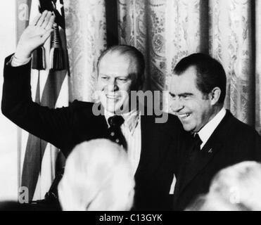 1973 Présidence des États-Unis. Candidat à la vice-présidence (et futur président des Etats-Unis) Gerald Ford avec le président Richard Nixon lors de Ford's Banque D'Images