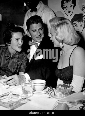 Nancy Reagan, Ronald Reagan, Marilyn Monroe à l'hommes préfèrent les blondes, 1953 Banque D'Images