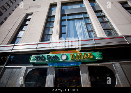 Le Tick Tock Diner dans le New Yorker Hotel dans le centre de Manhattan est vu sur Samedi, 5 mars 2011. (© Richard B. Levine) Banque D'Images