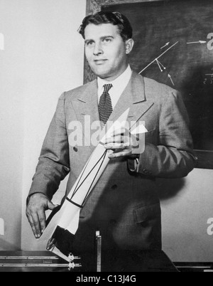 Wernher von Braun (1912-1977), circa 1960. ©NASA/avec la permission de la Collection d'Everett Banque D'Images