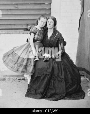 Mme Rose O'Neal Greenhow (1814-1864)(avec sa fille), l'Espion confédéré durant la guerre civile, détenu à l'old Capitol. Banque D'Images