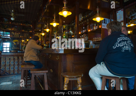 La Fontanilla, bar intérieur à Plaza Puerta Cerrada square quartier La Latina de Madrid Espagne Europe centrale Banque D'Images