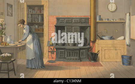 Femme travaillant dans une cuisine de 1875. La cuisinière en fonte a remplacé la cheminée ouverte pour la cuisine. Il y a un évier avec eau courante, mais toujours pas de congélateur ou réfrigérateur. À gauche une femme de rouleaux sur la pâte pour tartes aux pommes. Banque D'Images