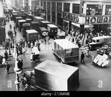 Blocage des camions de livraison à l'Ouest 37e rue à l'ouest à partir de la 7e Avenue New York City 1945. LC-USZ62-111255 Banque D'Images