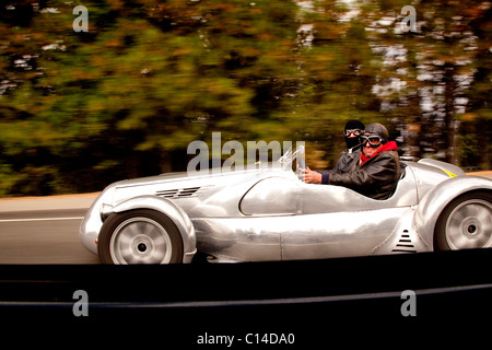 TR6 à grande vitesse sur l'AUTOROUTE 50 Banque D'Images