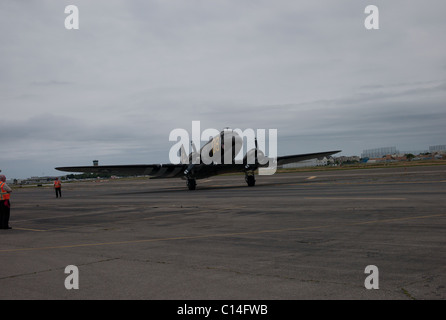 C-47 DAKOTA VINTAGE WW2 Avion Transport CHAMP RÉPUBLIQUE LONG ISLAND NEW YORK UNITED STATES OF AMERICA Banque D'Images