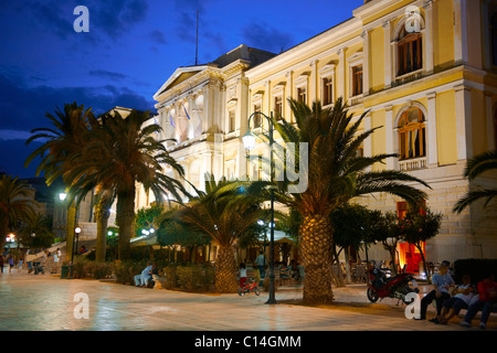 L'Hôtel de ville néo-classique d'Ermoupolis, Place Miaoulis, Syros [ ] , Σύρος Îles Cyclades grecques Banque D'Images