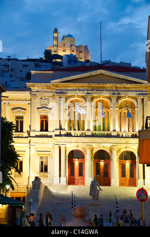 L'Hôtel de ville néo-classique d'Ermoupolis, Place Miaoulis, Syros [ ] , Σύρος Îles Cyclades grecques Banque D'Images