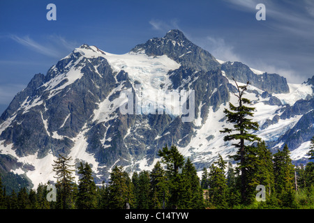 Le mont Shuksan, un majestueux pic avec origines volcaniques dans le désert Mount Baker, WA Banque D'Images