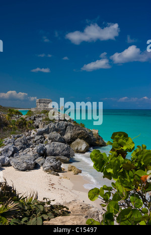 Vue sur plage de Temple du vent Banque D'Images