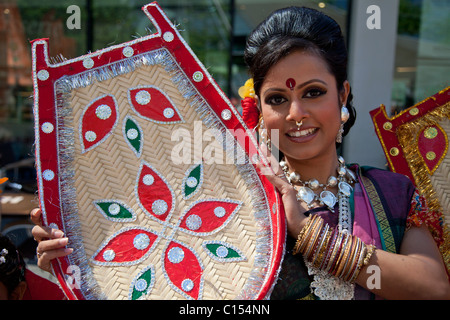 Danseuses de Baishakhi Mela Bangla festival à Londres de Brick Lane. Banque D'Images