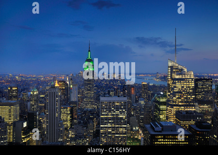 Manhattan de nuit montrant Empire State Building Banque D'Images