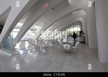 Cafe, Quadracci Pavilion, conçue par Santiago Calatrava, Milwaukee, Wisconsin, États-Unis Banque D'Images