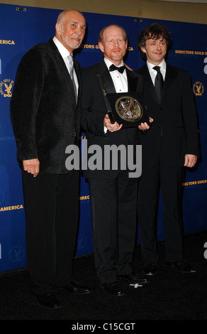 Frank Langella, Ron Howard et Michael Sheen La DGA Awards 61e assemblée annuelle tenue à l'hôtel Hyatt Regency Century Plaza - Salle de presse Banque D'Images