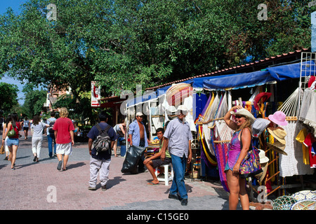 Les touristes et les magasins de souvenirs, Playa del Carmen, Riviera Maya, Riviera Maya, Yucatan, Mexique Banque D'Images