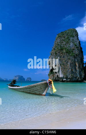 Bateaux à longue queue sur Phra Nang Beach, Krabi, Thaïlande, Asie du Sud-Est Banque D'Images