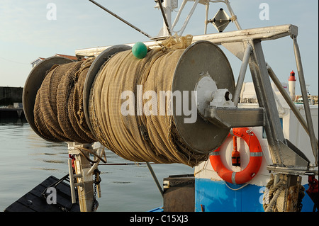 Bateau de pêche à filets treuils, l'île d'Oléron, Charente Maritime, à l'ouest de la France Banque D'Images