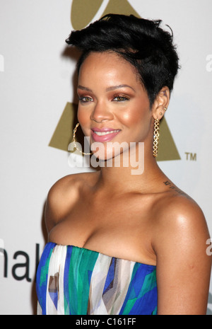 Rihanna Clive Davis et l'Académie de l'enregistrement de présenter le Rapport annuel de Gala Pre-Grammy Beverly Hills, Californie - 07.02.09 Banque D'Images