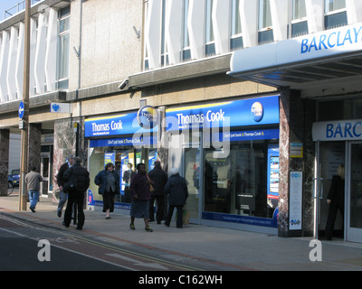 Maison de Vacances Thomas Cook détaillant et la Barclays Bank Worthing West Sussex Banque D'Images