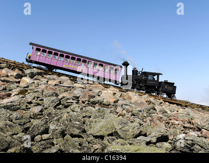 Mt. Train à vapeur Washington cog railway emmène les touristes jusqu'à Observatory Banque D'Images