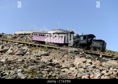 Mt. Train à vapeur Washington cog railway emmène les touristes jusqu'à Observatory Banque D'Images