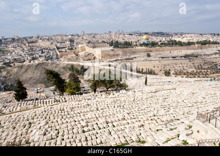 Vue depuis le mont des Oliviers sur le vieux Jérusalem, Israël Banque D'Images