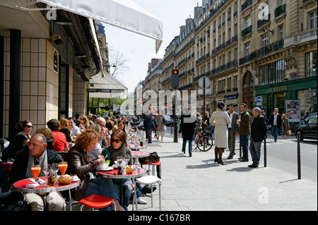 Street Café, magasins, Rue Montorgueil, 2. Arrondissement, centre-ville, Paris, France, Europe Banque D'Images