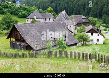 Vue du village de Sonnenburg, Bolzano-Bozen, Italie, Europe Banque D'Images