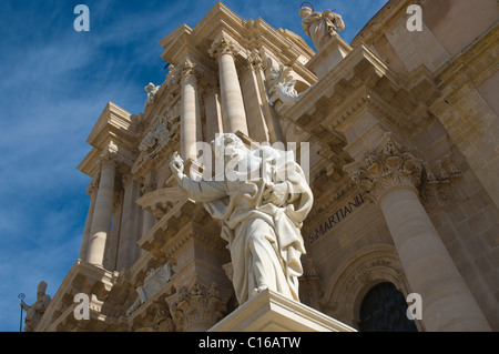 Extérieur Duomo place Piazza del Duomo l'île d'Ortygie Syracuse Sicile Italie Europe Banque D'Images