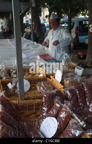 Bloquer la vente de tomates séchées au soleil et d'autres spécialités locales Noto Sicile Italie Europe Banque D'Images