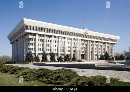 Palais présidentiel appelé White House à Bichkek, Kirghizistan, Frunze Banque D'Images