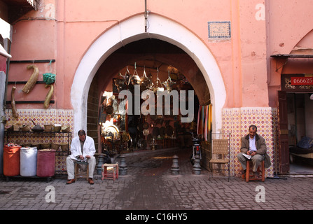 Images de Marrakech Maroc incluant les montagnes de l'Atlas, le souk, la médina et les jardins Majorelle Banque D'Images